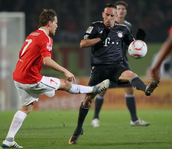 坚实后盾 坚实后盾