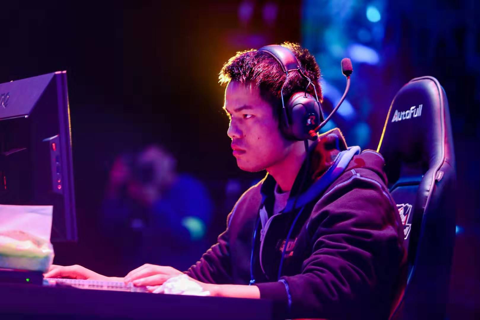 他的技术同 他的技术同