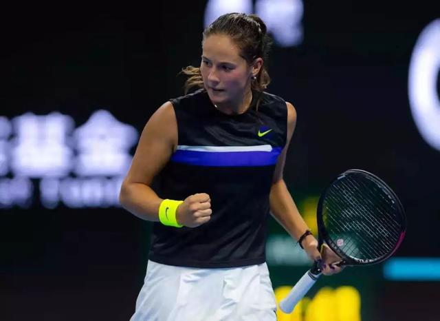 她证明了自 她证明了自